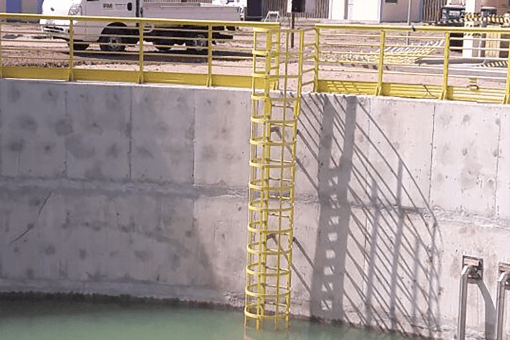  Saiba como o PRFV pultrudado garante a redução de manutenção em obras de saneamento, protegendo a margem de lucro das construtoras e evitando custos com assistência técnica.
